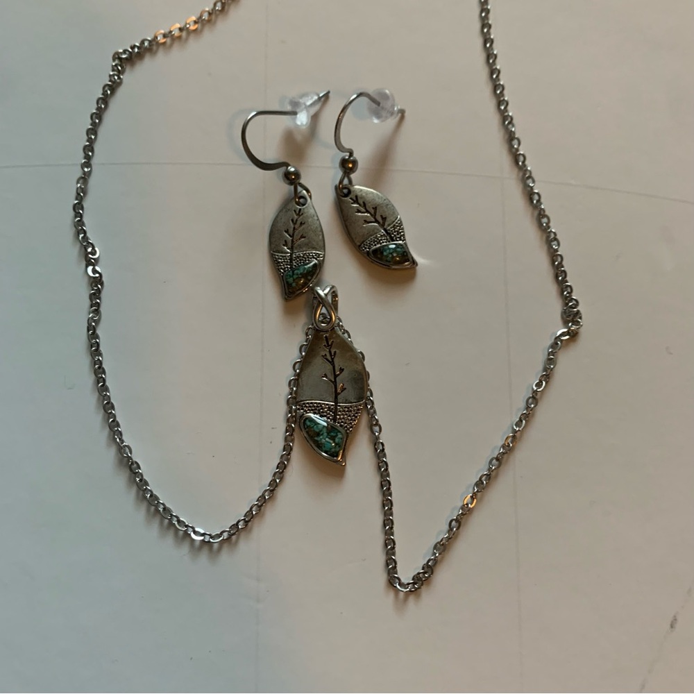 Silver and Green Teardrop Necklace and Earrings Set